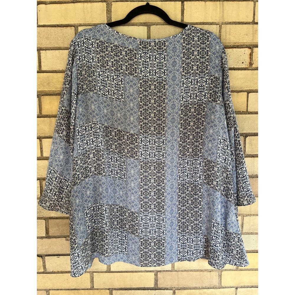 Rose + Olive Blue Medallion Print Keyhole Neck 3/4 Sleeve Blouse Size 2X - Picture 5 of 5
